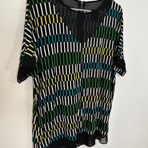 Women's Short Sleeve V-Neck Stripe Pattern Top in Black and Multi